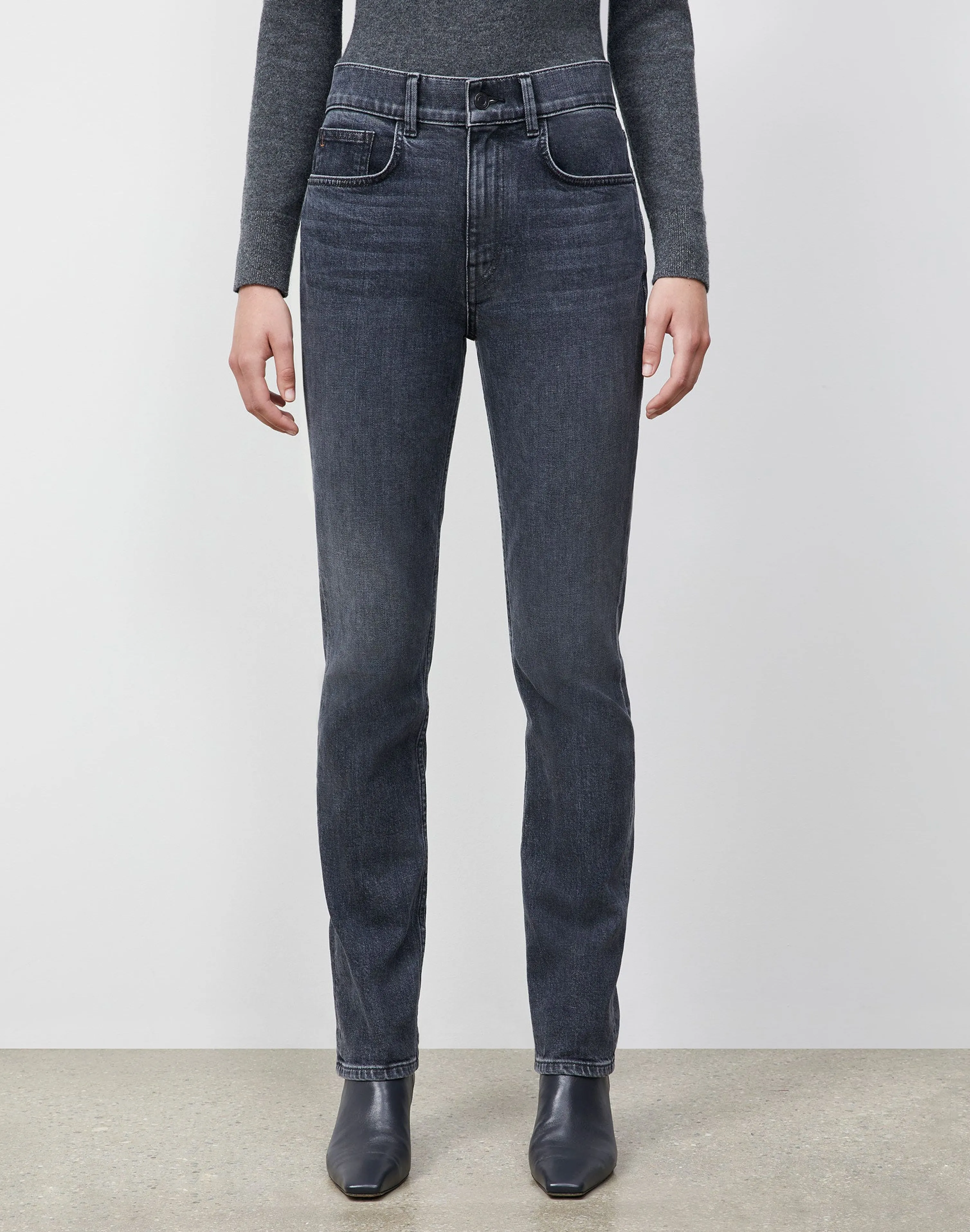 L148 Denim Reeve Straight Jean